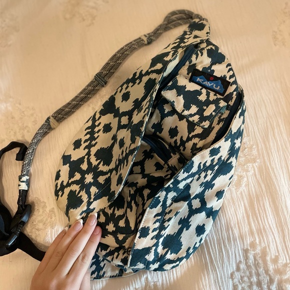 KAVU Patterned Sling Bag - Picture 1 of 4